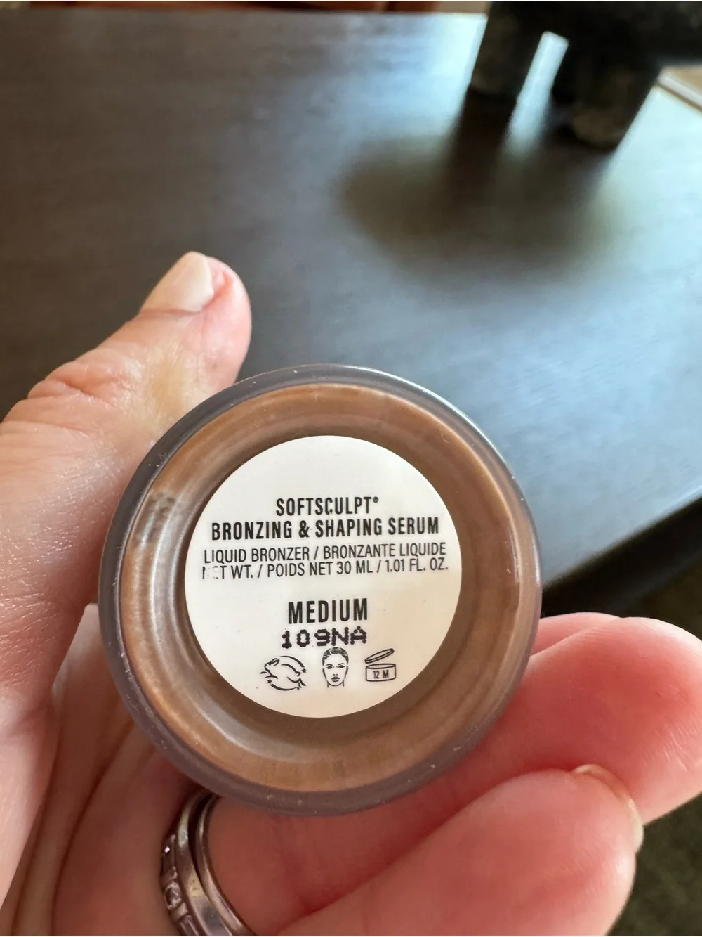 Makeup By Mario Soft sculpt Bronzing  & Shaping Serum– Medium